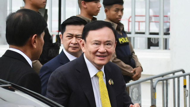 9月9日泰国前总理他信抵达位于曼谷的最高法院 （新华社图）